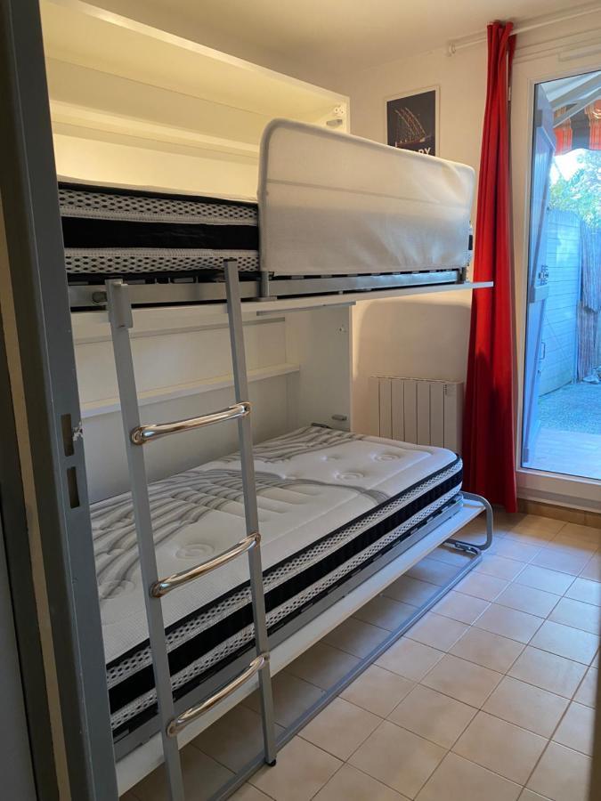 T2 Rez De Jardin 300M Plage De Beaucours Sanary Sur Mer Exterior photo