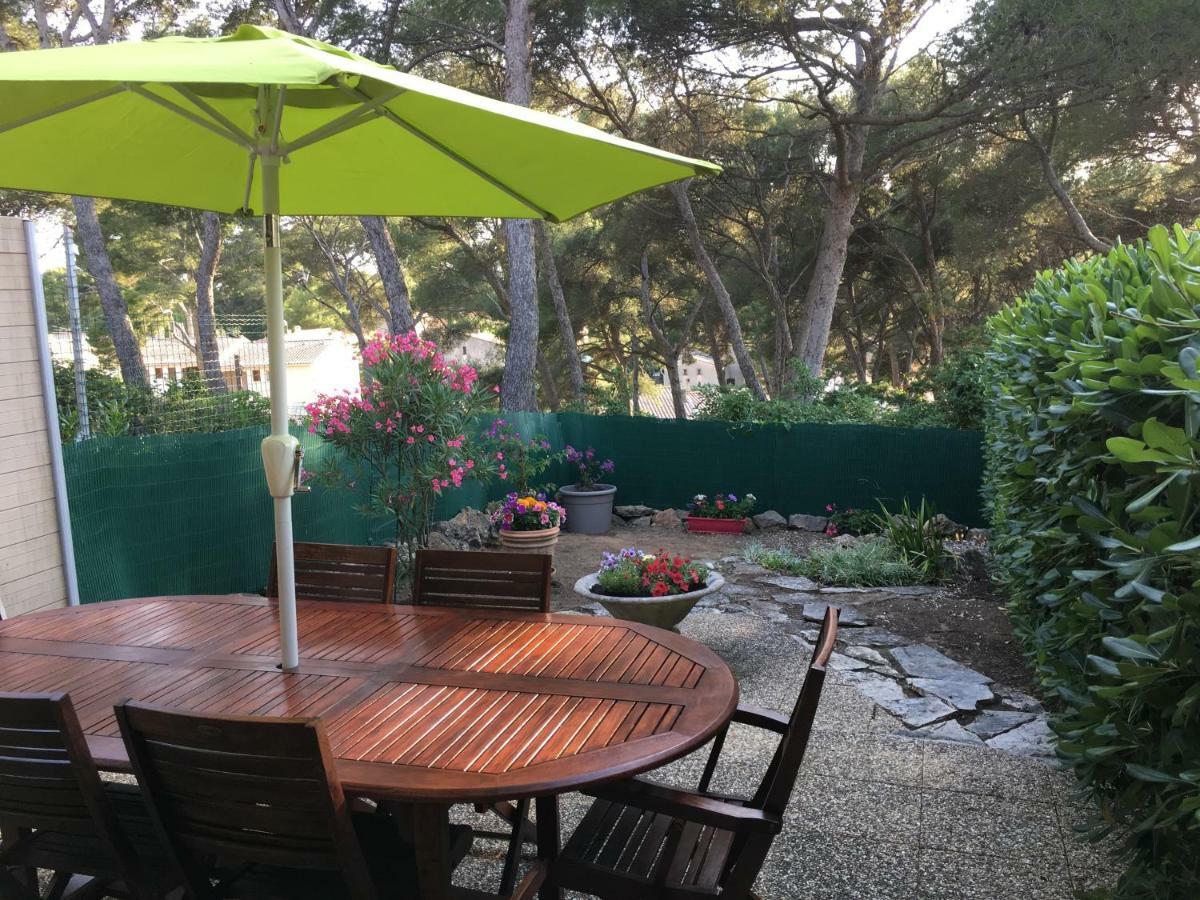 T2 Rez De Jardin 300M Plage De Beaucours Sanary Sur Mer Exterior photo