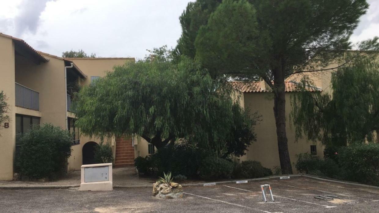 T2 Rez De Jardin 300M Plage De Beaucours Sanary Sur Mer Exterior photo